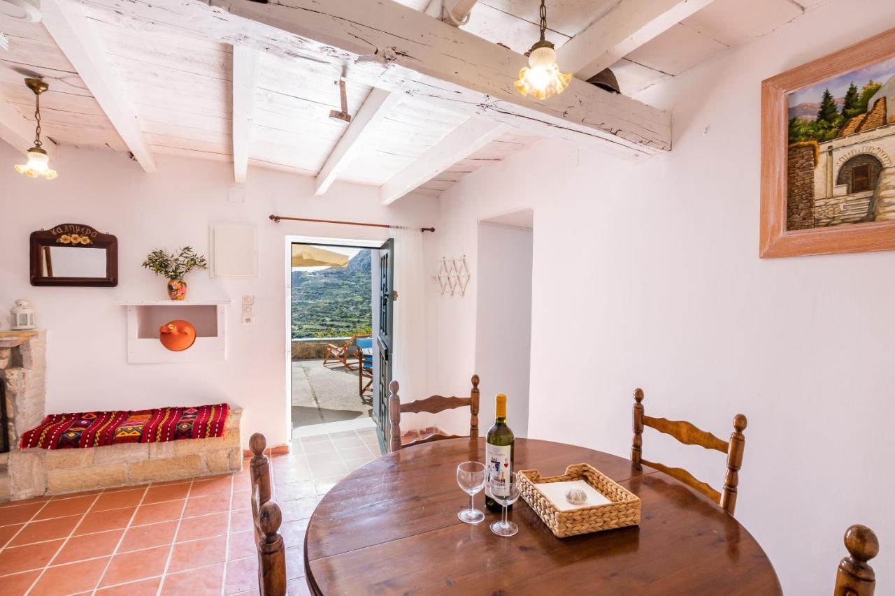 Menetaí Olive Grove Cottage מראה חיצוני תמונה