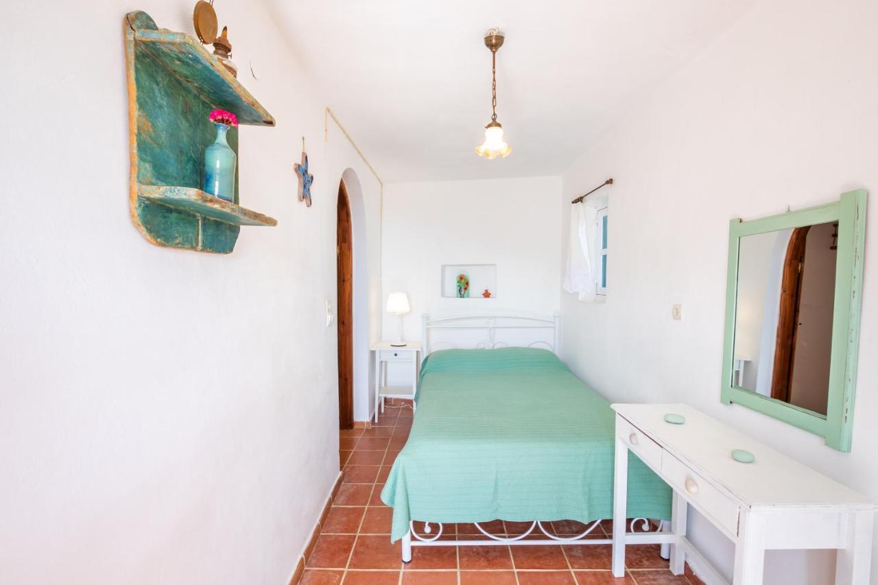 Menetaí Olive Grove Cottage מראה חיצוני תמונה