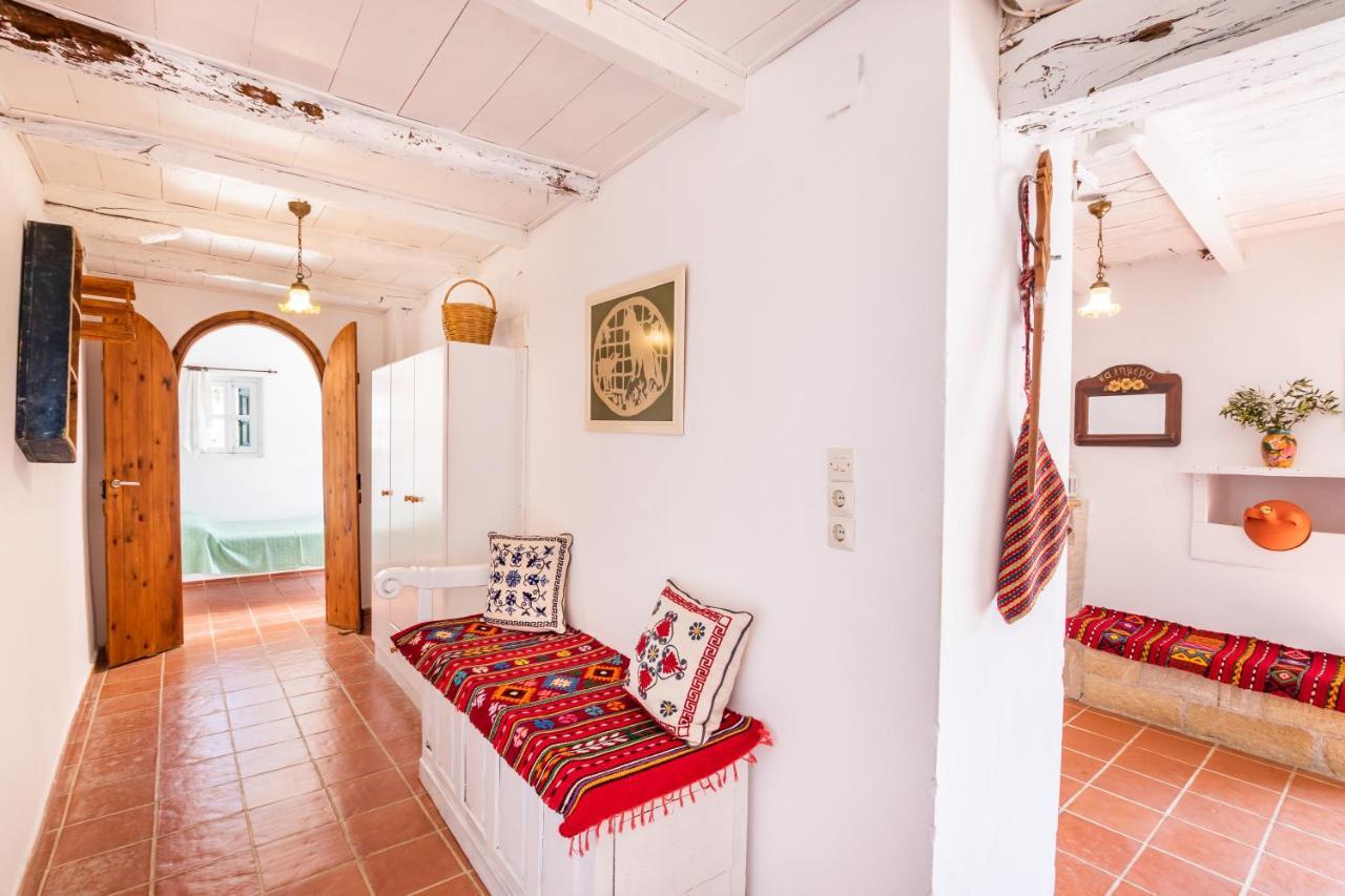 Menetaí Olive Grove Cottage מראה חיצוני תמונה