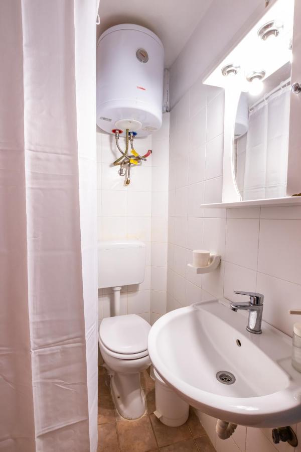 Menetaí Olive Grove Cottage מראה חיצוני תמונה