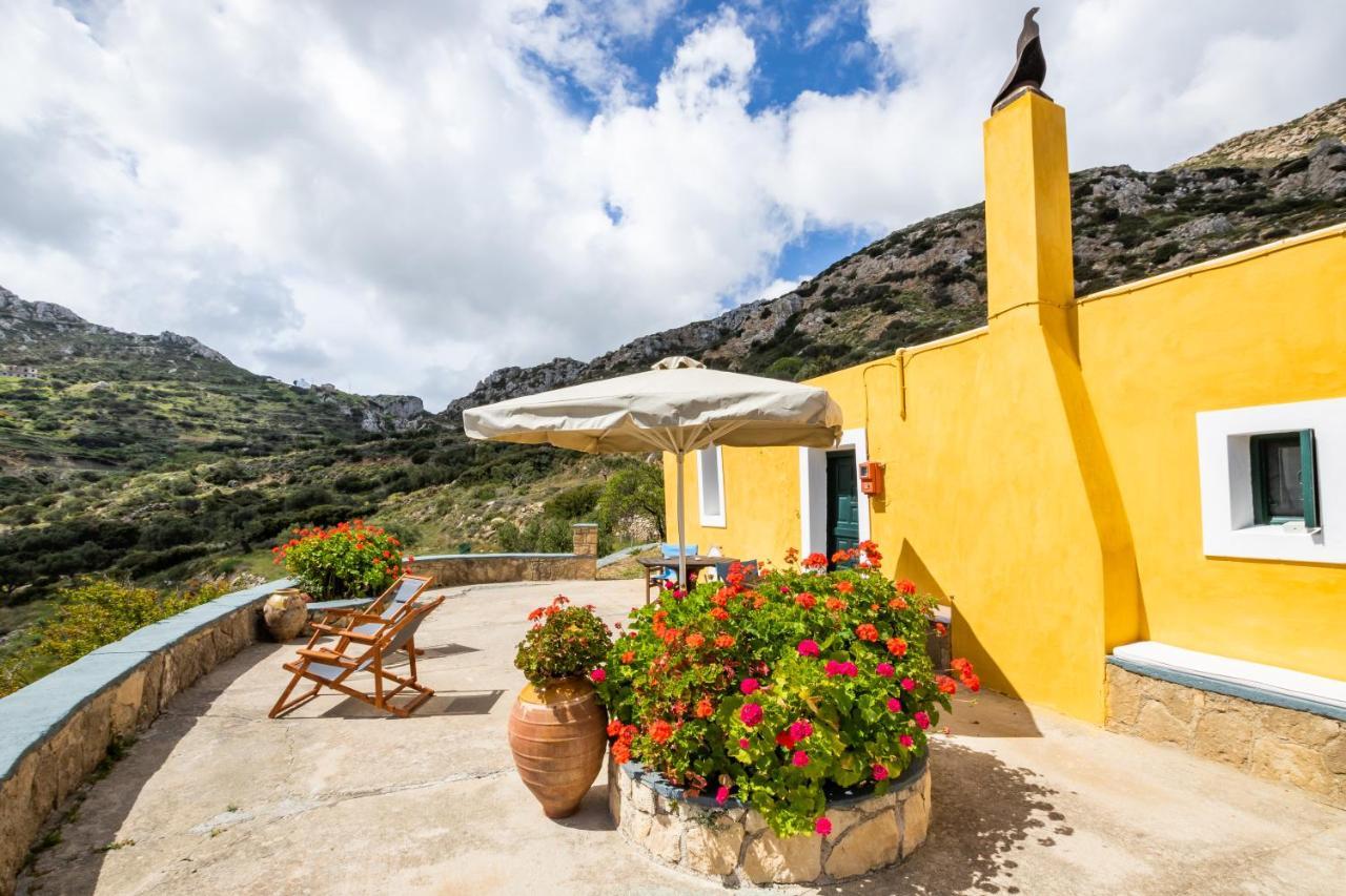 Menetaí Olive Grove Cottage מראה חיצוני תמונה
