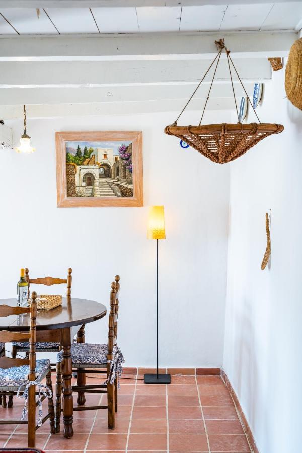Menetaí Olive Grove Cottage מראה חיצוני תמונה