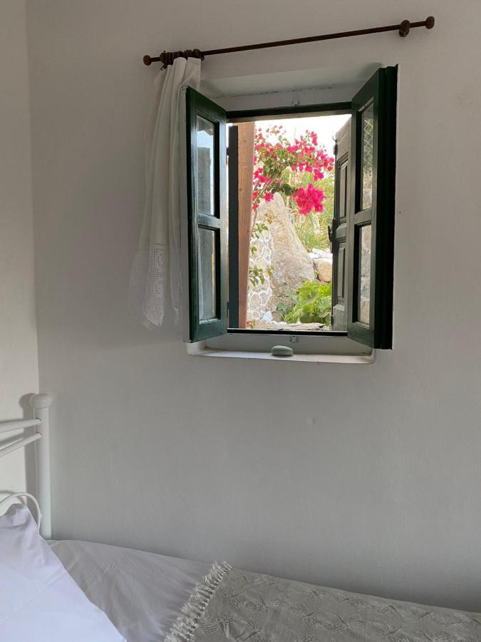 Menetaí Olive Grove Cottage מראה חיצוני תמונה